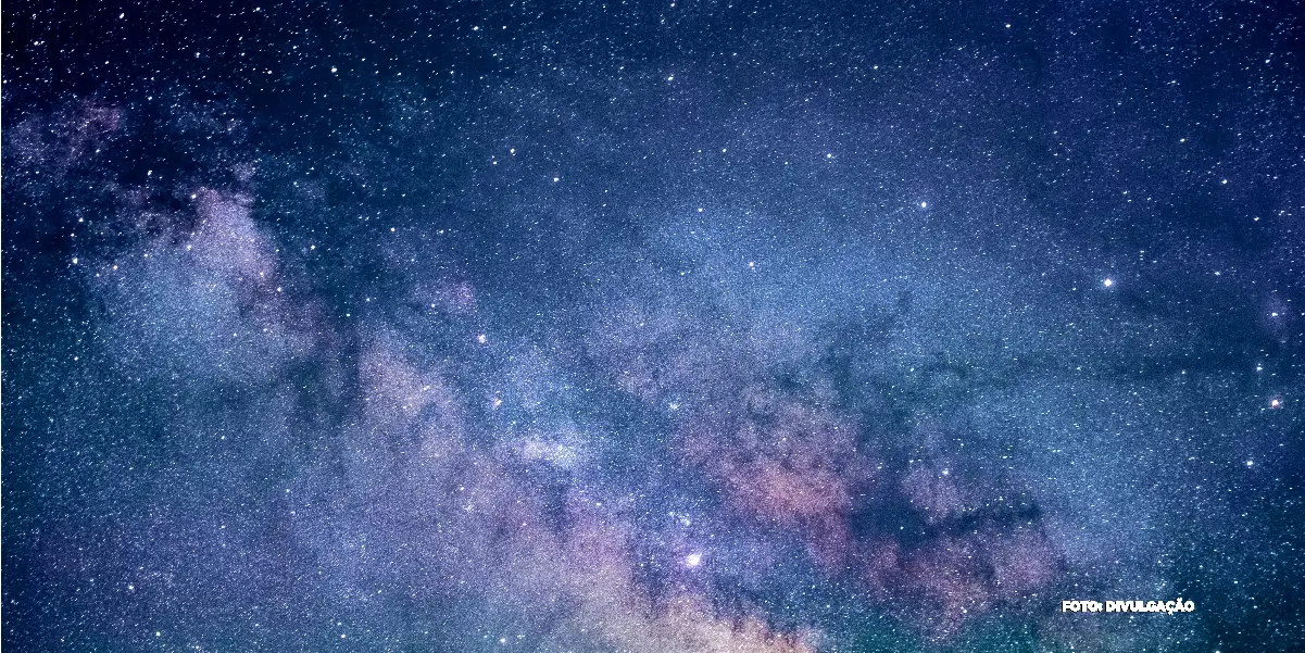 Cosmos e Física Quântica: Explorando as Forças Invisíveis que Moldam o Universo 3 A cosmologia é o estudo do universo em sua totalidade.